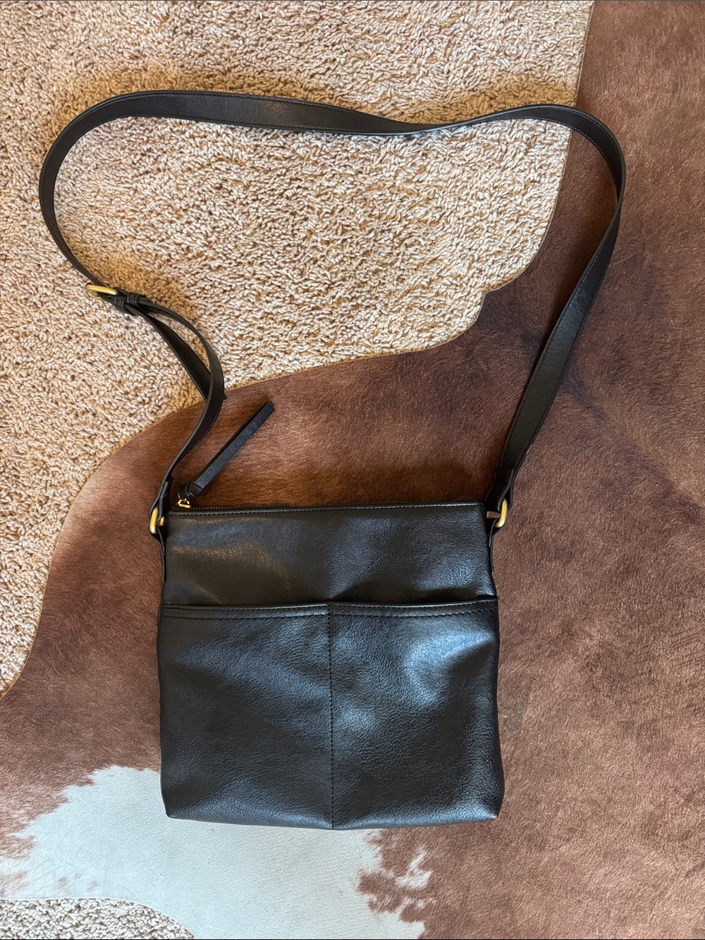 Sonoma Black Leather Crossbody Bag with Gold Hardware in great condition.